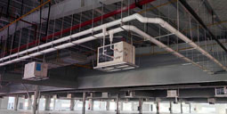 大型服裝廠整體降溫，安裝星科蒸發冷省電空調-臥式軸流機組